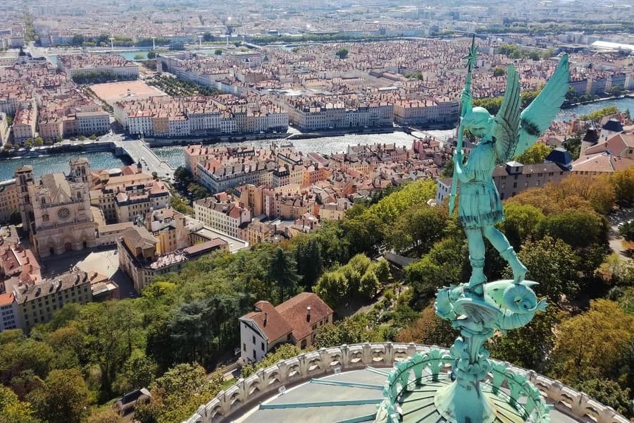 lyon 2